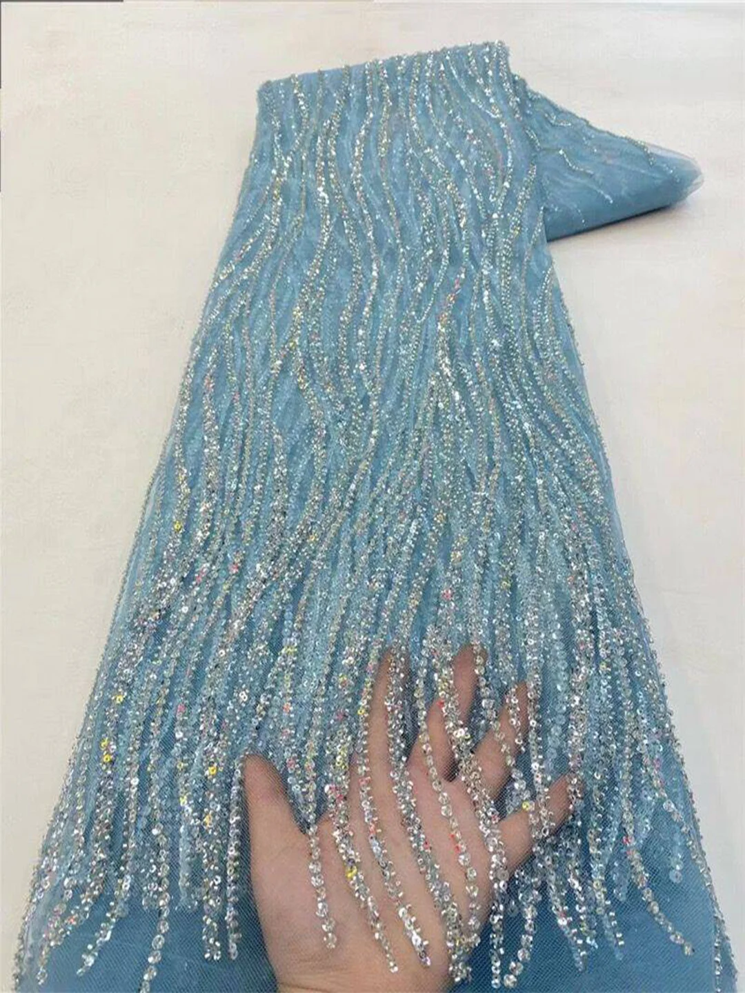 Glitter Tablecloth - Tissu en tulle brodé couleur or