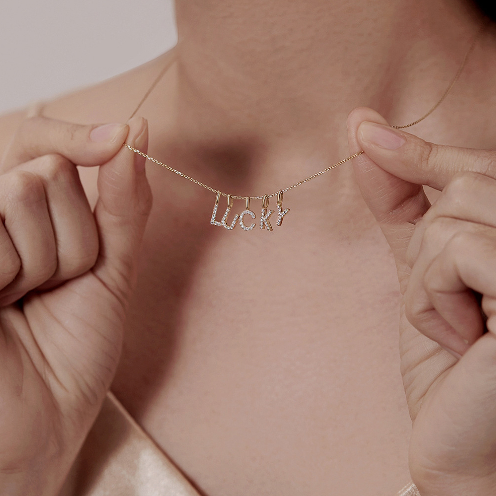 Collier avec pendentif en lett - Event Z avis et prix